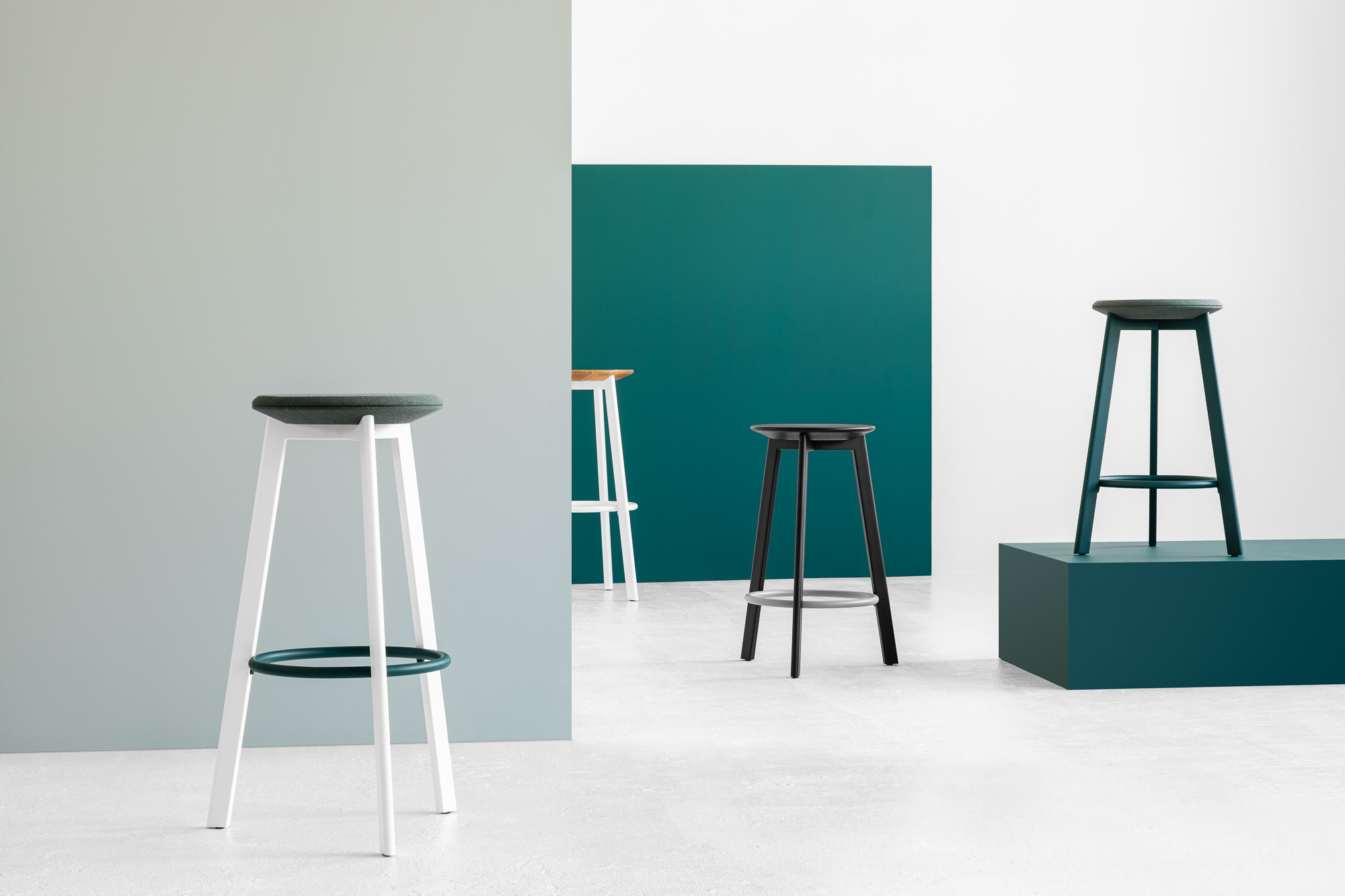 Σκαμπό Επαγγελματικών Χώρων Belem