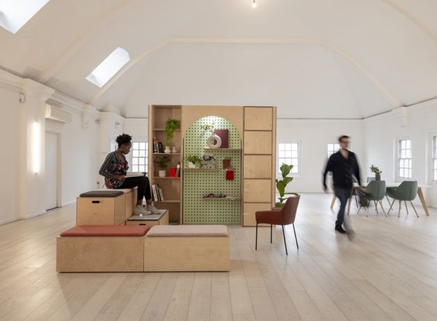 Έπιπλα Χώρων Συνεργασίας Bleachers 1