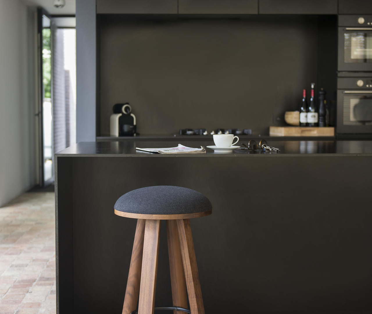 Σκαμπό Επαγγελματικών Χώρων BuzziMilk 1