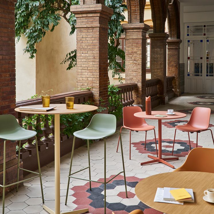 space-lounge-tips-tricks-photo-2-2-aspect-ratio-747-747