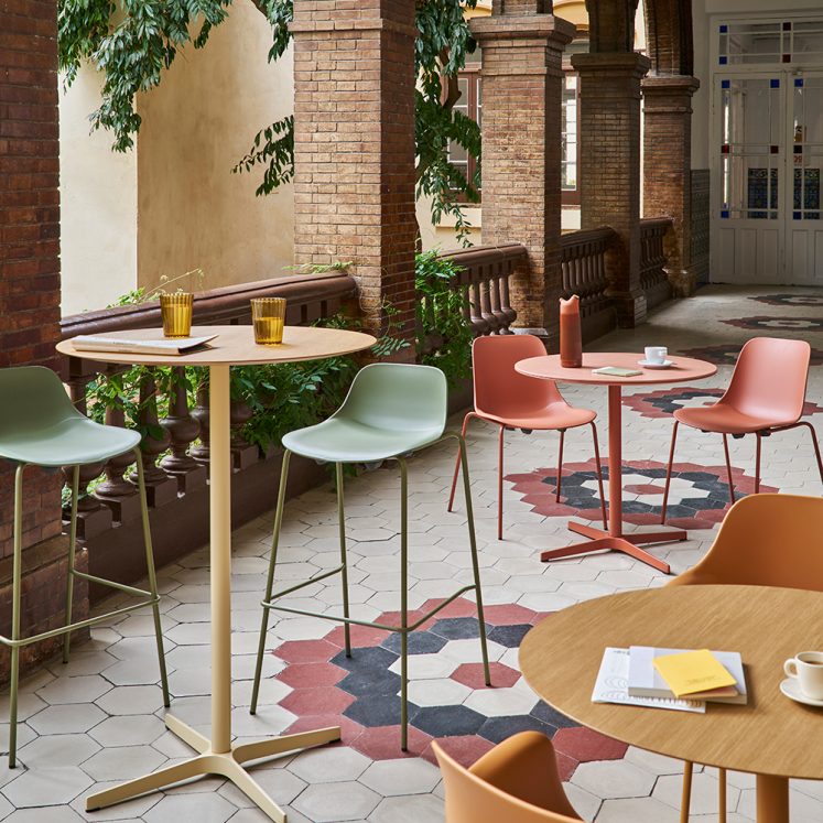 space-lounge-tips-tricks-photo-2-2-aspect-ratio-747-747