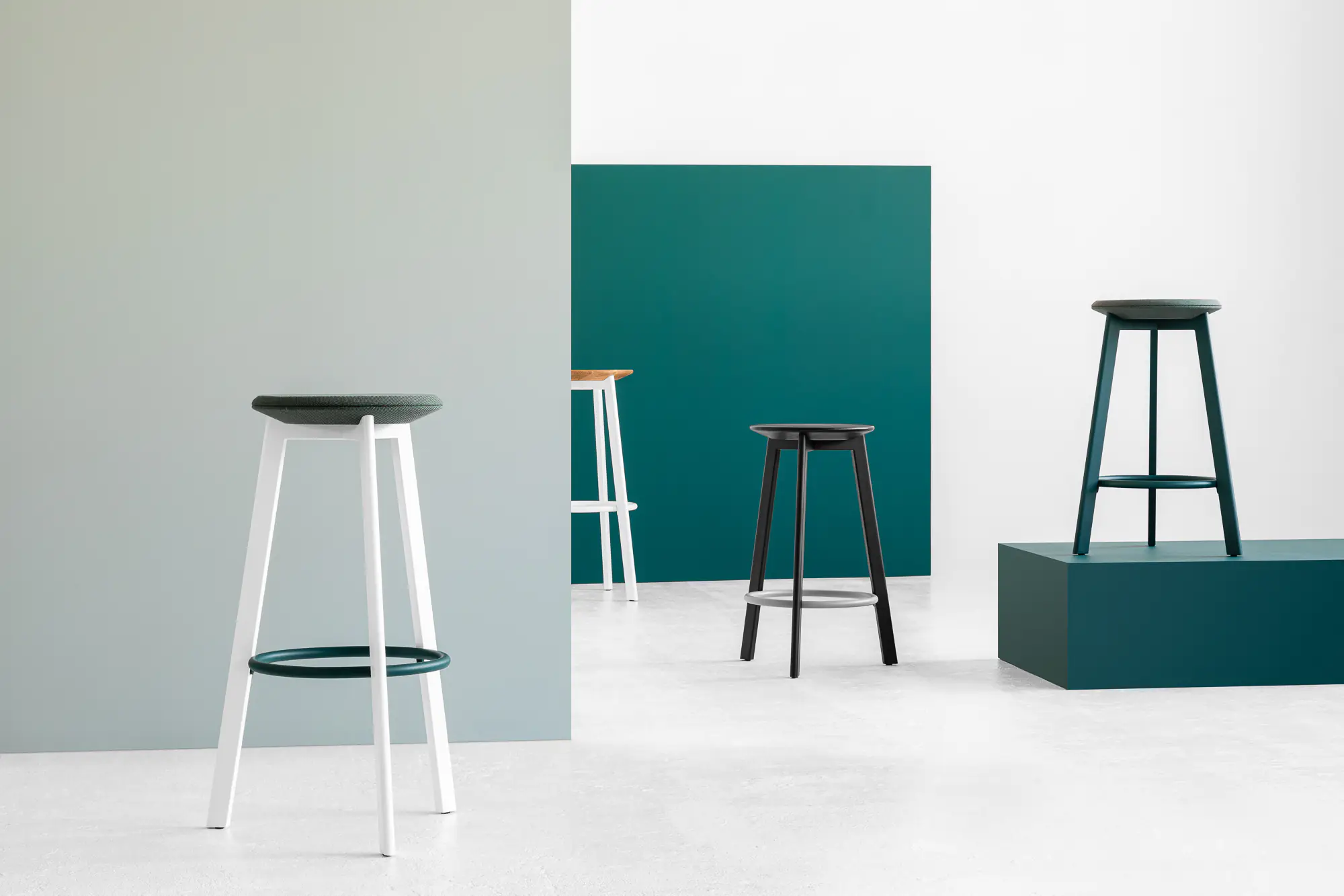 Σκαμπό Επαγγελματικών Χώρων Belem